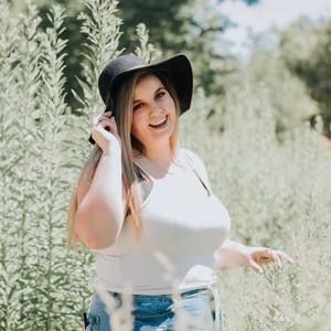 Meet your Posher, Izabella